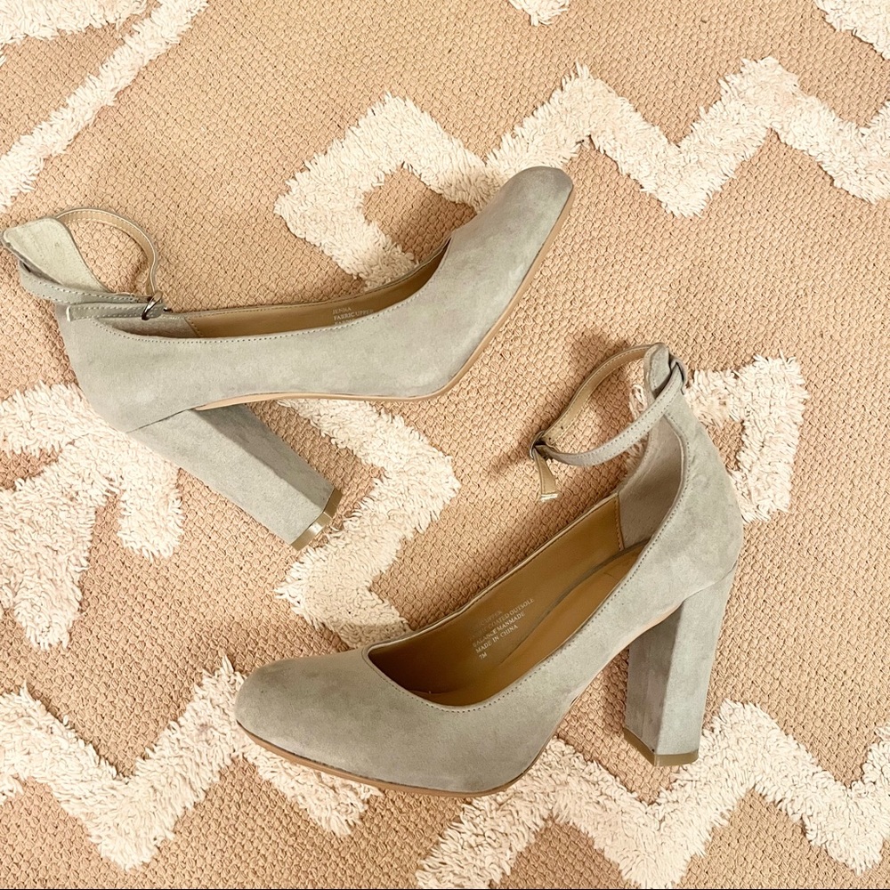 Kaari Blue heels